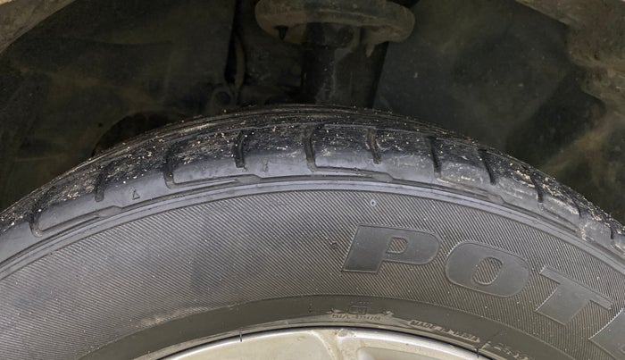 2015 Ford Ecosport TITANIUM 1.0L ECOBOOST (OPT), Petrol, Manual, 96,530 km, Right Front Tyre Tread