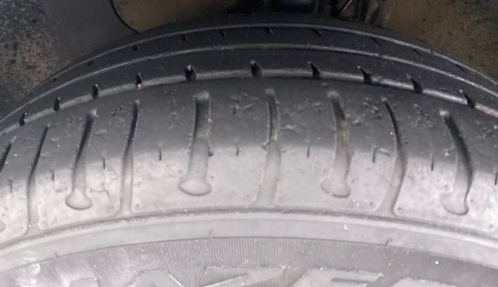 2015 Hyundai Elite i20 SPORTZ 1.2, Petrol, Manual, 52,263 km, Left Front Tyre Tread