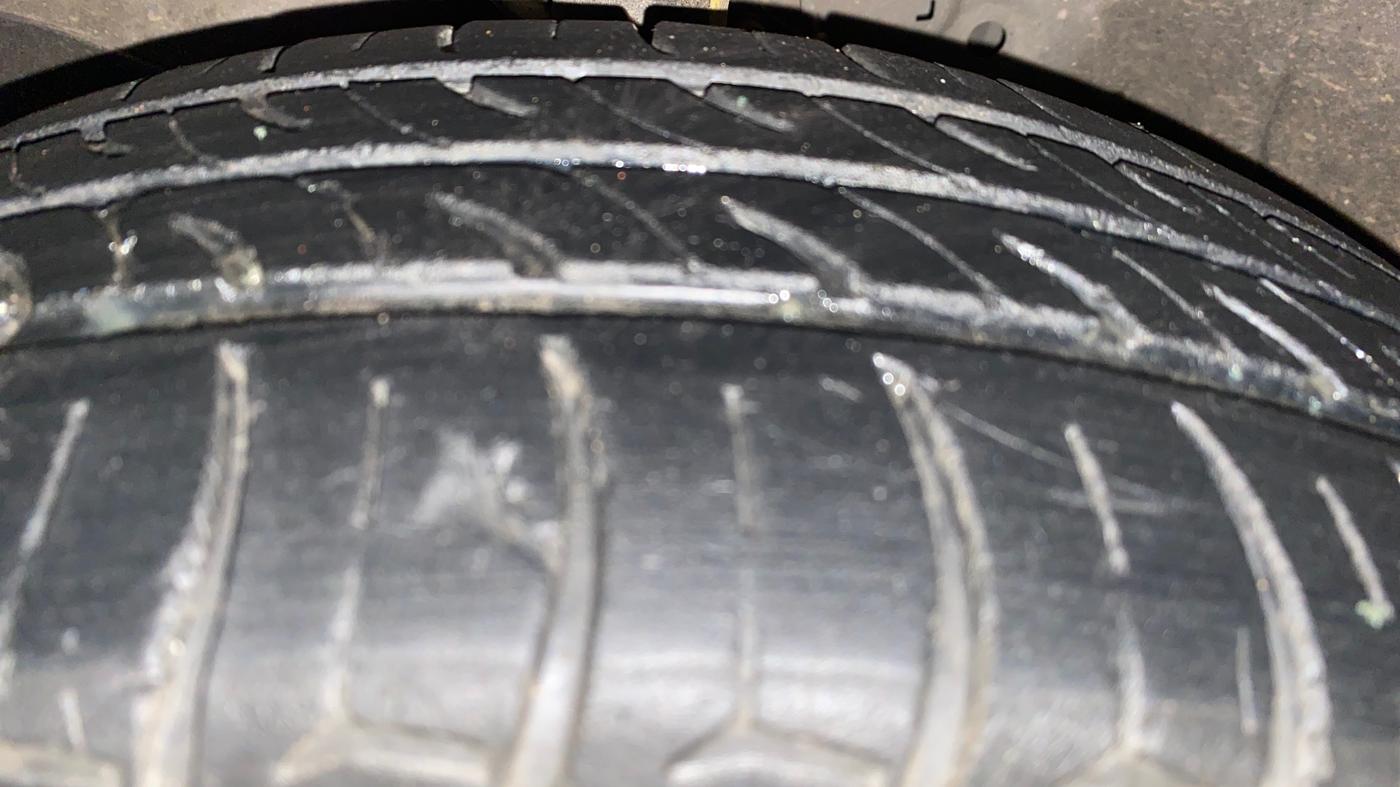 2017 Honda Brio S MT, Petrol, Manual, 86,163 km, Left Front Tyre Tread