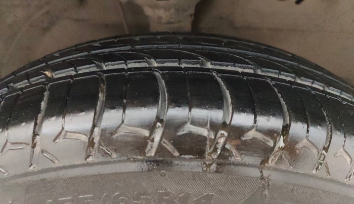 2016 Maruti Wagon R 1.0 VXI AMT, Petrol, Automatic, 46,454 km, Right Front Tyre Tread