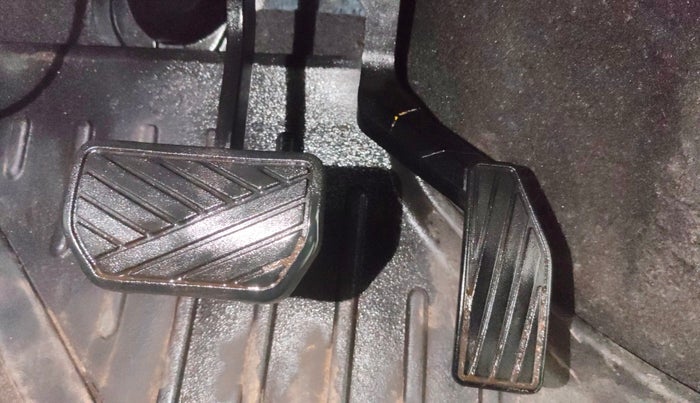 2016 Maruti Wagon R 1.0 VXI AMT, Petrol, Automatic, 46,454 km, Pedals