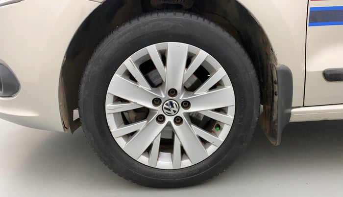 2014 Volkswagen Vento HIGHLINE 1.6 MPI, Petrol, Manual, 85,997 km, Left Front Wheel