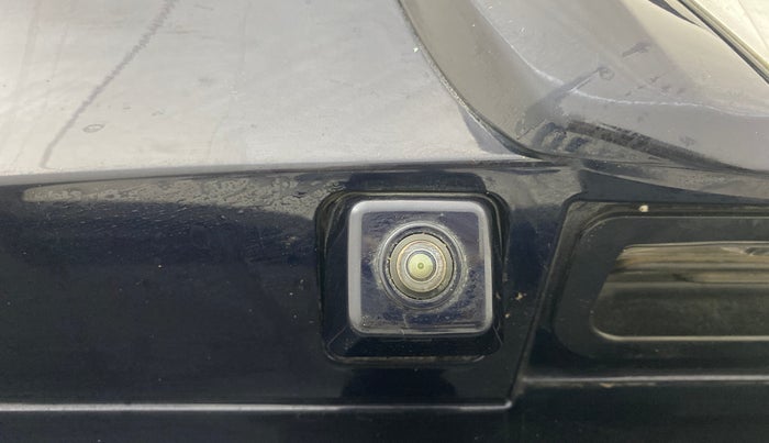 2021 Mahindra XUV700 AX 7 P AT 7 STR, Petrol, Automatic, 31,113 km, Parking Camera