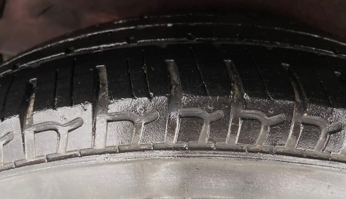 2015 Hyundai i10 SPORTZ 1.1 IRDE2, Petrol, Manual, 32,640 km, Right Rear Tyre Tread