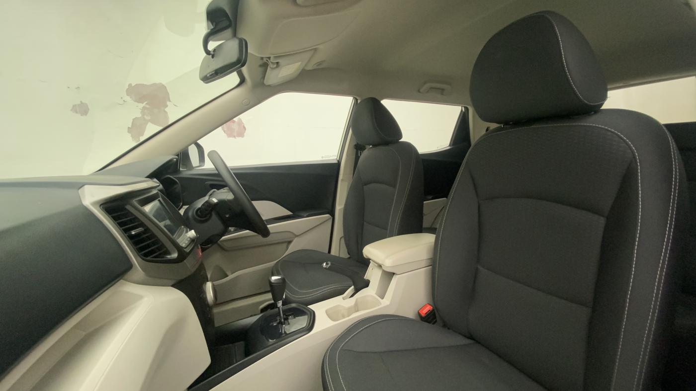 2021 Mahindra XUV300 W6 1.5 DIESEL AMT, Diesel, Automatic, 38,673 km, Right Side Front Door Cabin