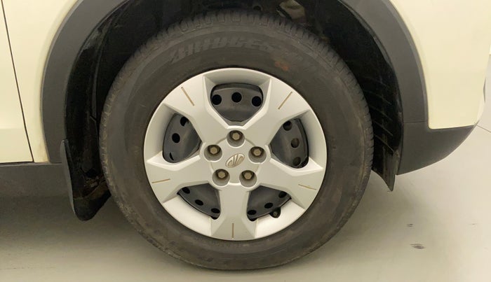2021 Mahindra XUV300 W6 1.5 DIESEL AMT, Diesel, Automatic, 38,673 km, Right Front Wheel