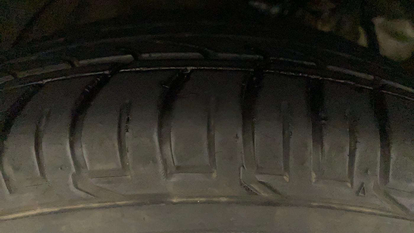 2021 Mahindra XUV300 W6 1.5 DIESEL AMT, Diesel, Automatic, 38,673 km, Right Rear Tyre Tread