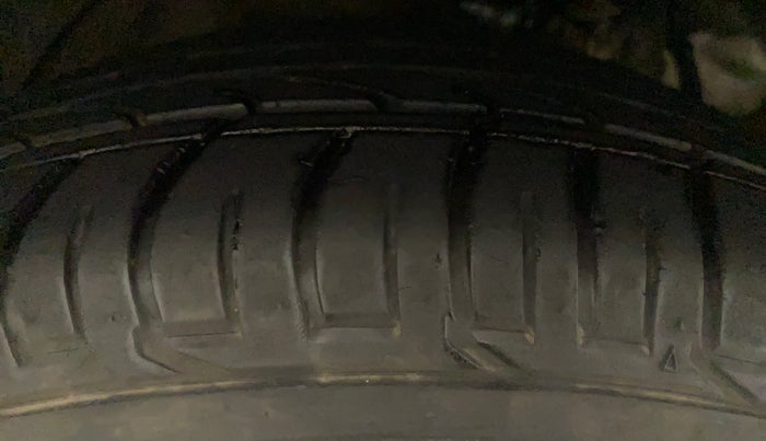 2021 Mahindra XUV300 W6 1.5 DIESEL AMT, Diesel, Automatic, 38,673 km, Right Rear Tyre Tread