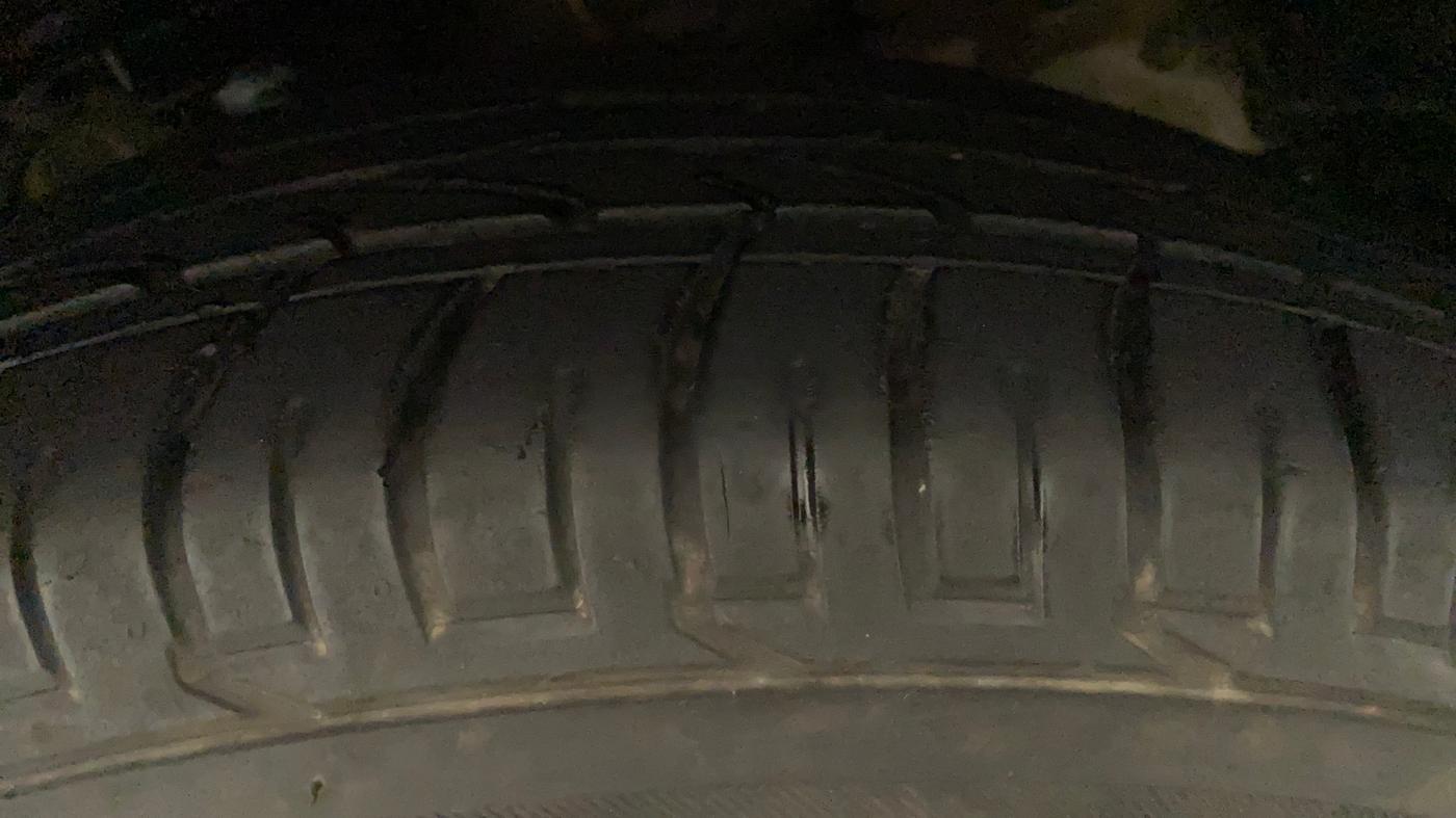 2021 Mahindra XUV300 W6 1.5 DIESEL AMT, Diesel, Automatic, 38,673 km, Left Front Tyre Tread