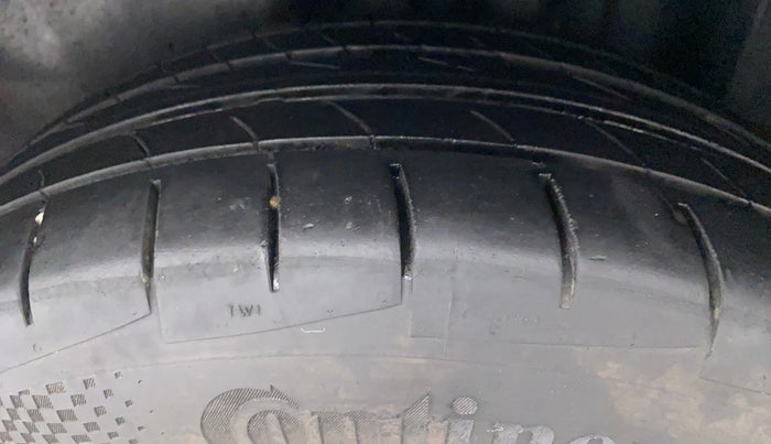 2016 Volkswagen Vento HIGHLINE 1.5 AT, Diesel, Automatic, 64,918 km, Left Rear Tyre Tread