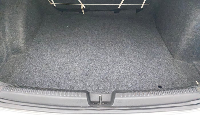 2016 Volkswagen Vento HIGHLINE 1.5 AT, Diesel, Automatic, 64,918 km, Boot Inside