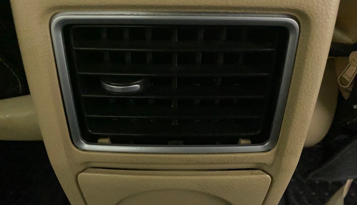 2016 Volkswagen Vento HIGHLINE 1.5 AT, Diesel, Automatic, 64,918 km, Rear AC Vents