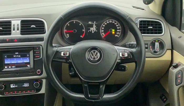 2016 Volkswagen Vento HIGHLINE 1.5 AT, Diesel, Automatic, 64,918 km, Steering Wheel Close Up