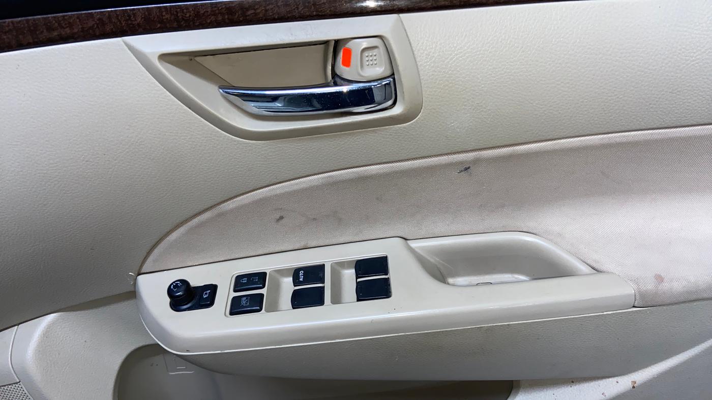 2016 Maruti Swift Dzire VXI, Petrol, Manual, 72,316 km, Driver Side Door Panels Control