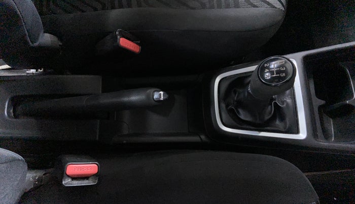 2018 Maruti Swift ZXI, Petrol, Manual, 66,805 km, Gear Lever
