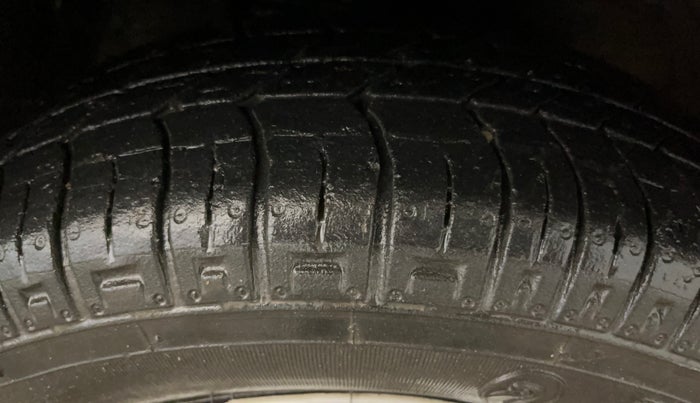 2013 Maruti Alto 800 LXI, Petrol, Manual, 43,242 km, Right Front Tyre Tread