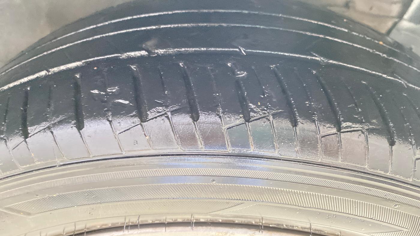 2016 Maruti Ciaz ZXI+, Petrol, Manual, 64,202 km, Right Front Tyre Tread