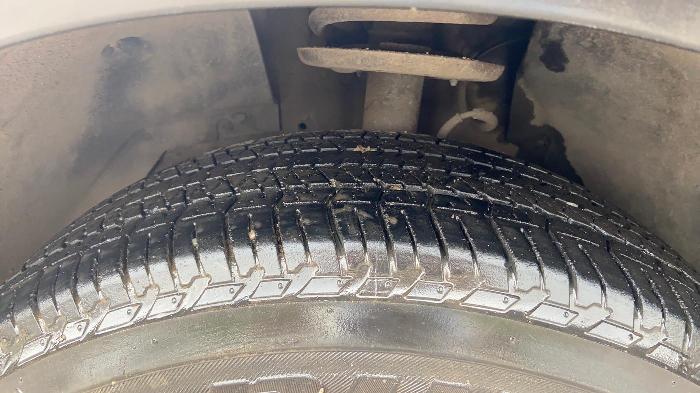 2018 Mahindra XUV500 W10, Diesel, Manual, 77,573 km, Left Front Tyre Tread