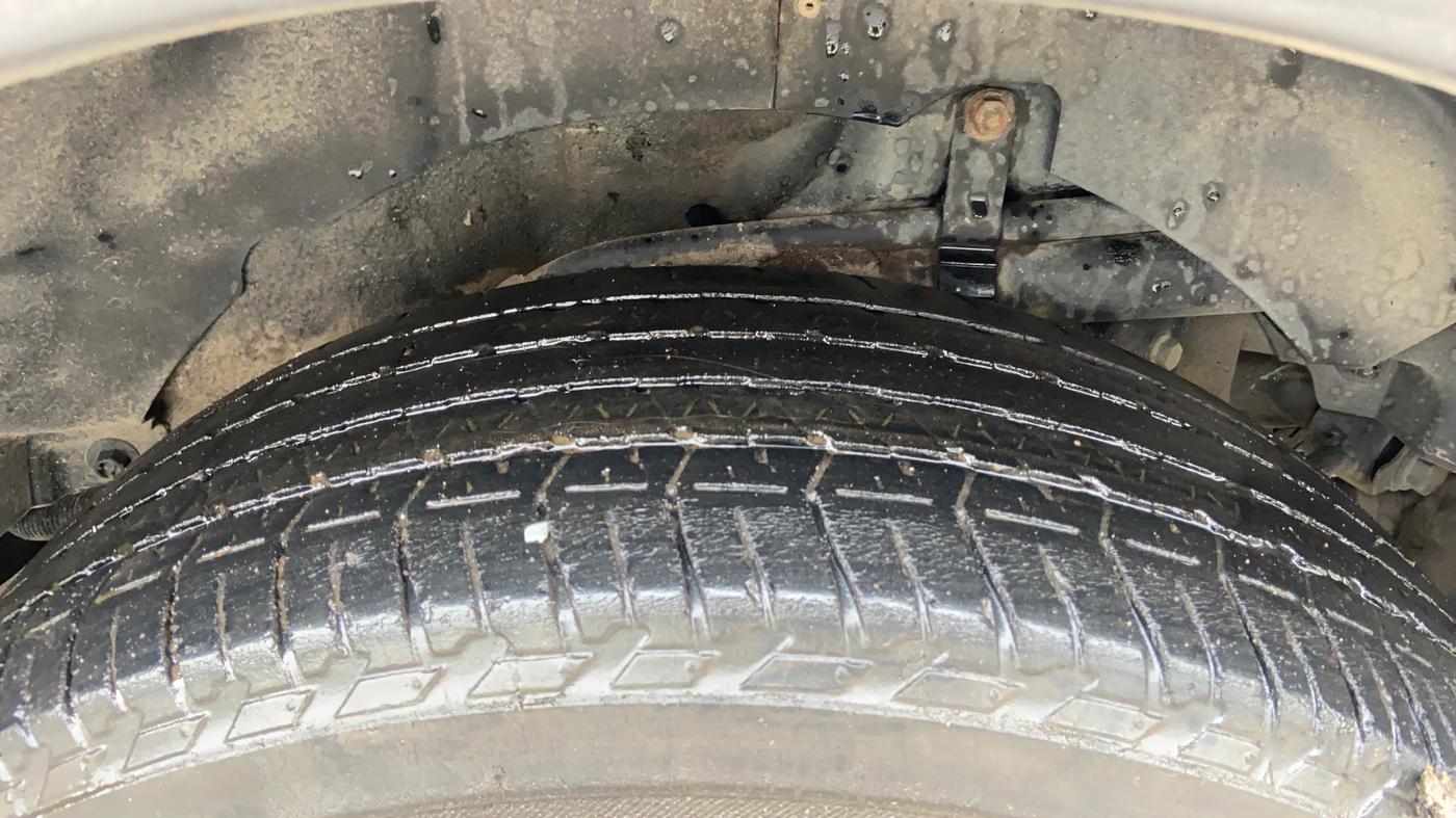 2018 Mahindra XUV500 W10, Diesel, Manual, 77,573 km, Left Rear Tyre Tread
