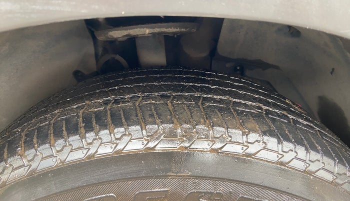 2018 Mahindra XUV500 W10, Diesel, Manual, 77,573 km, Right Front Tyre Tread