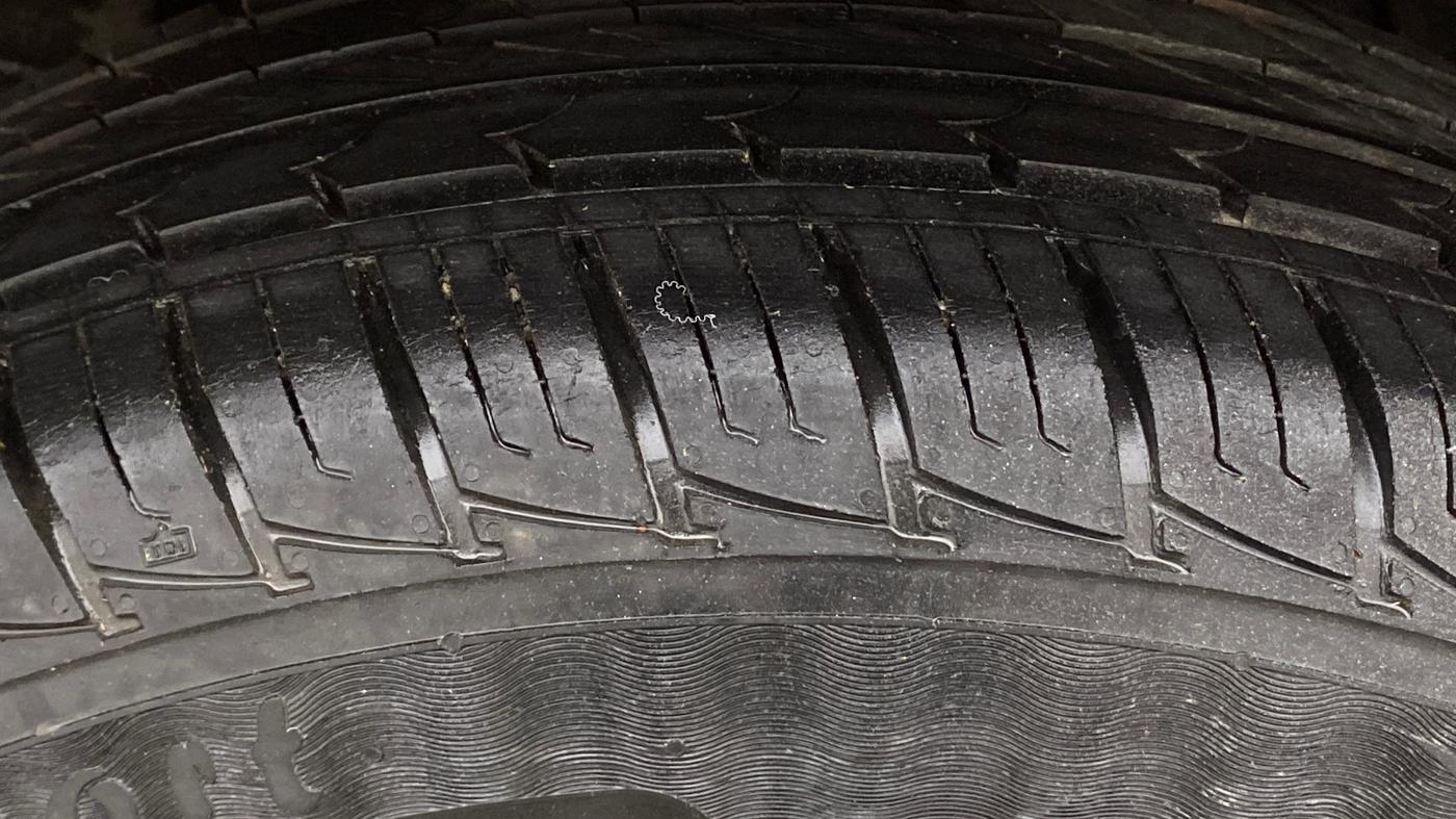 2018 Renault Duster RXS CVT, Petrol, Automatic, 68,630 km, Right Rear Tyre Tread