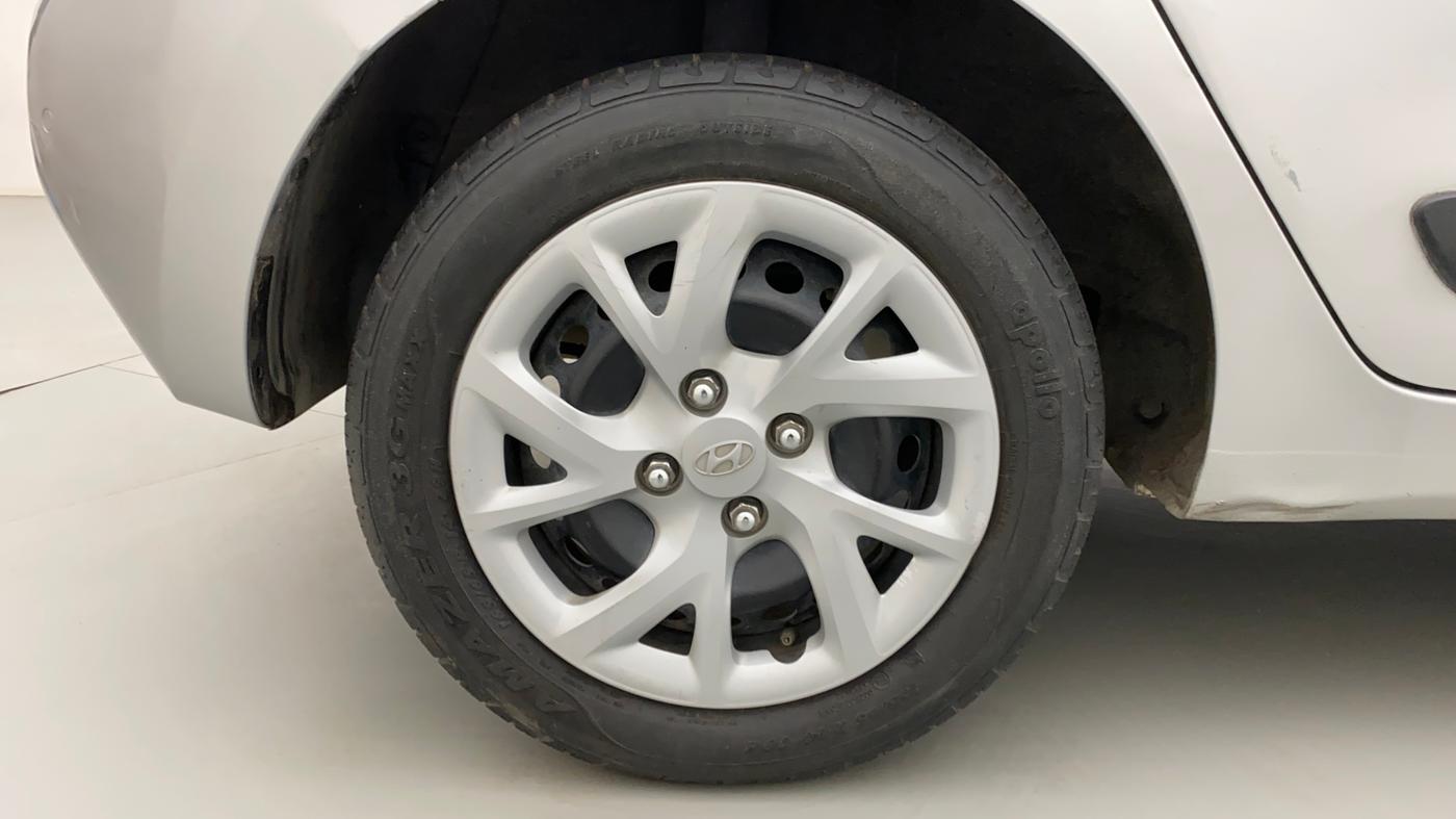 2018 Hyundai Grand i10 SPORTZ 1.2 KAPPA VTVT, Petrol, Manual, 45,554 km, Right Rear Wheel