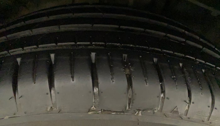 2022 Tata PUNCH ACCOMPLISHED DAZZLE PACK AMT, Petrol, Automatic, 8,974 km, Right Rear Tyre Tread