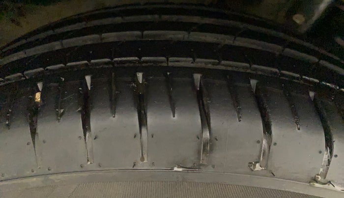 2022 Tata PUNCH ACCOMPLISHED DAZZLE PACK AMT, Petrol, Automatic, 8,974 km, Left Rear Tyre Tread