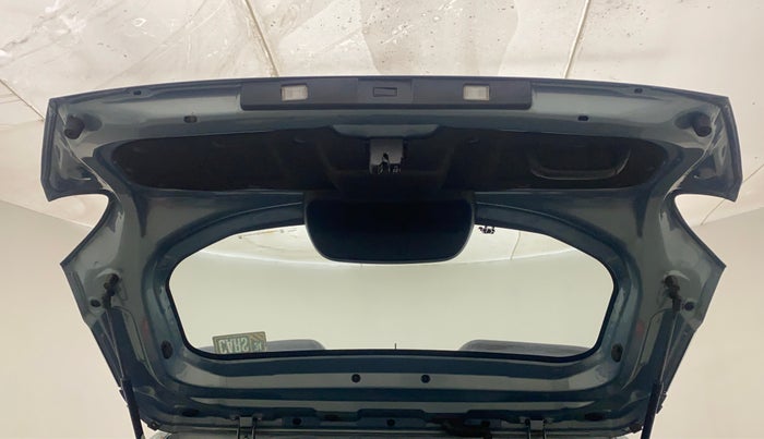 2022 Tata PUNCH ACCOMPLISHED DAZZLE PACK AMT, Petrol, Automatic, 8,974 km, Boot Door Open