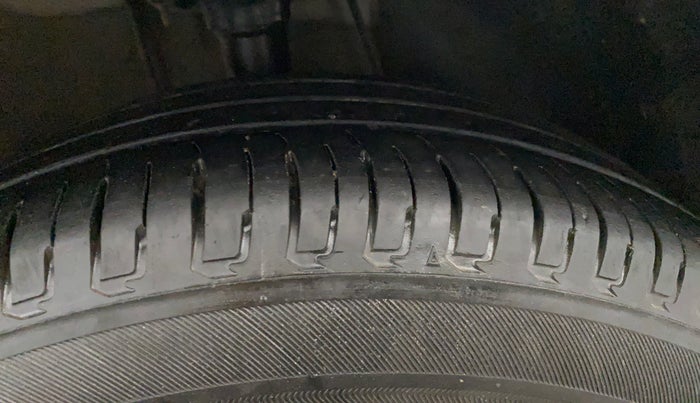 2023 Hyundai NEW I20 MAGNA 1.2 MT, Petrol, Manual, 27,146 km, Right Front Tyre Tread