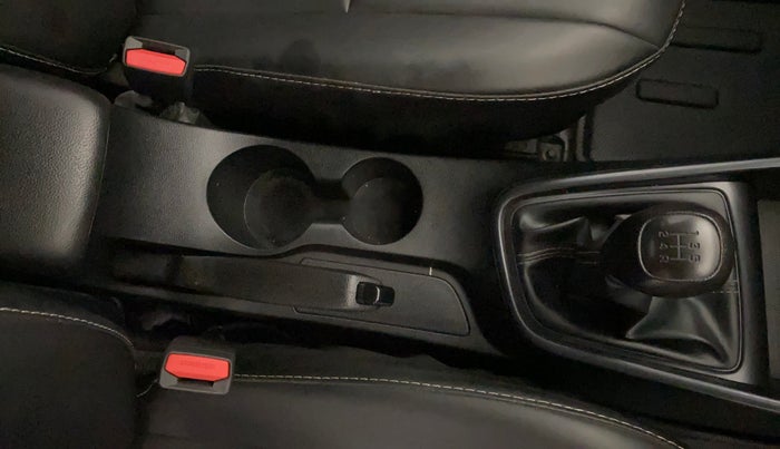 2023 Hyundai NEW I20 MAGNA 1.2 MT, Petrol, Manual, 27,146 km, Gear Lever