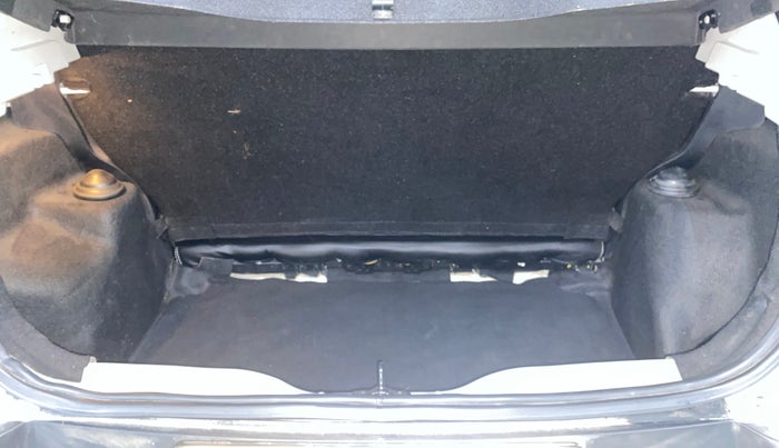 2022 Tata PUNCH ACCOMPLISHED MT, Petrol, Manual, 11,567 km, Boot Inside