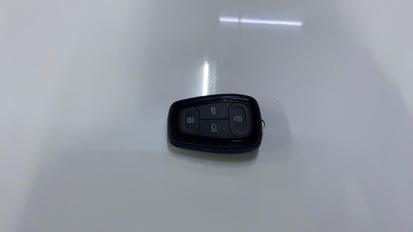 2022 Tata PUNCH ACCOMPLISHED MT, Petrol, Manual, 11,567 km, Key Close Up