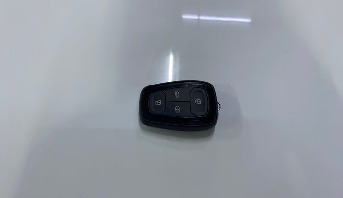 2022 Tata PUNCH ACCOMPLISHED MT, Petrol, Manual, 11,567 km, Key Close Up