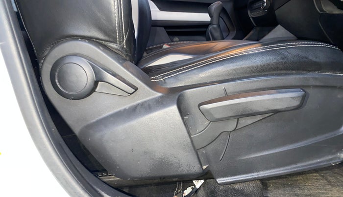 2022 Tata PUNCH ACCOMPLISHED MT, Petrol, Manual, 11,567 km, Driver Side Adjustment Panel