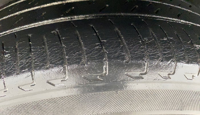 2012 Ford Figo ZXI 1.4 DIESEL, Diesel, Manual, 71,049 km, Left Front Tyre Tread