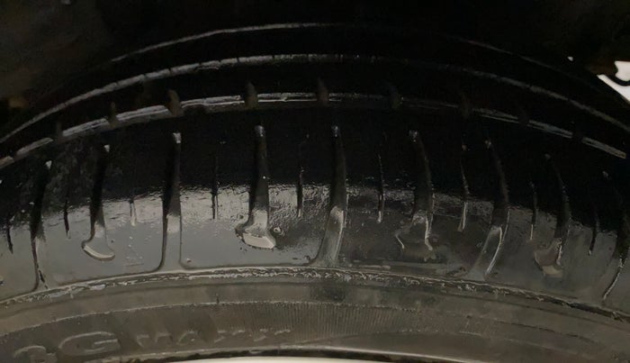 2018 Hyundai Grand i10 MAGNA 1.2 KAPPA VTVT, Petrol, Manual, 27,208 km, Left Rear Tyre Tread