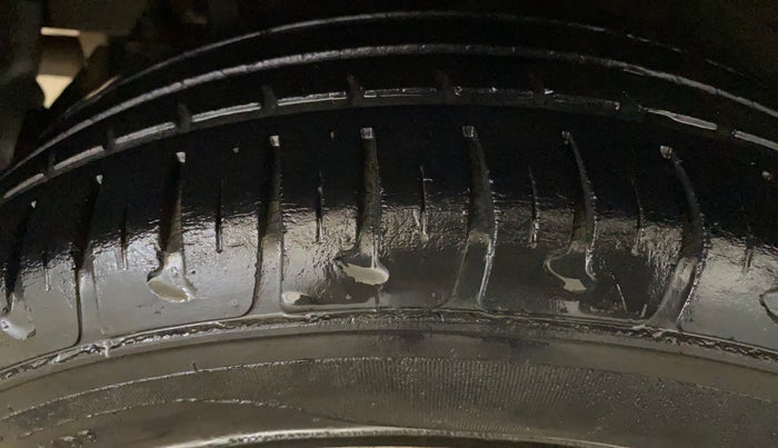 2018 Hyundai Grand i10 MAGNA 1.2 KAPPA VTVT, Petrol, Manual, 27,208 km, Right Rear Tyre Tread