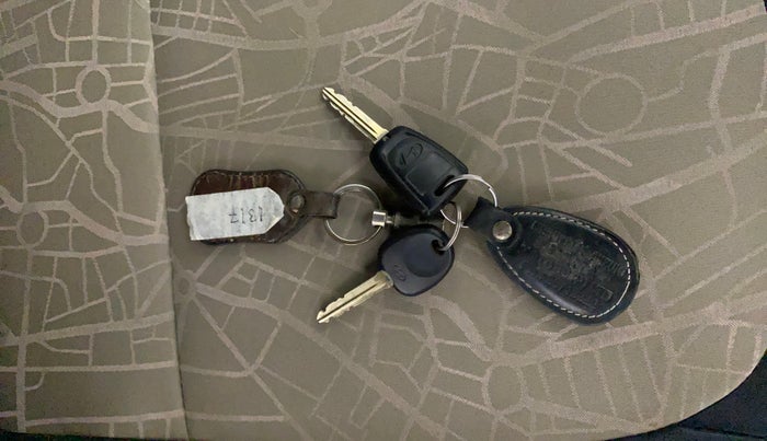 2018 Hyundai Grand i10 MAGNA 1.2 KAPPA VTVT, Petrol, Manual, 27,208 km, Key Close Up