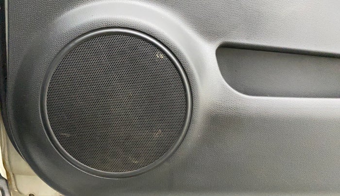 2011 Maruti Swift LXI, Petrol, Manual, 21,840 km, Infotainment system - Front speakers missing / not working