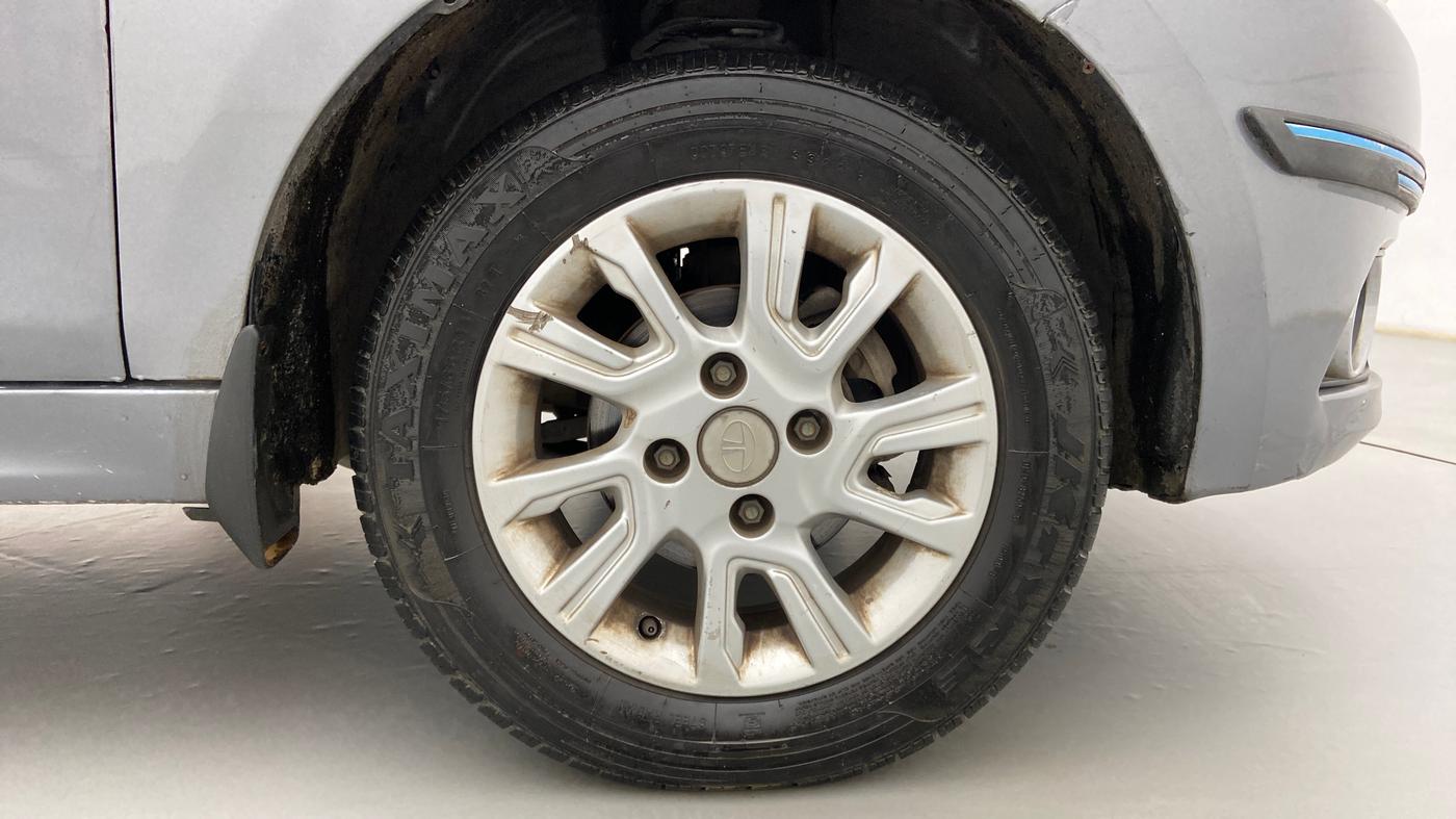 2018 Tata Tiago XZ PETROL, Petrol, Manual, 82,261 km, Right Front Wheel