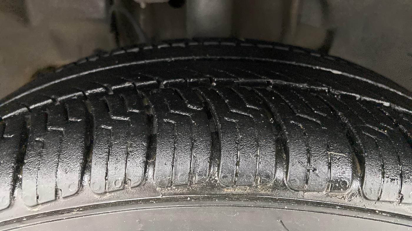 2018 Tata Tiago XZ PETROL, Petrol, Manual, 82,261 km, Left Front Tyre Tread