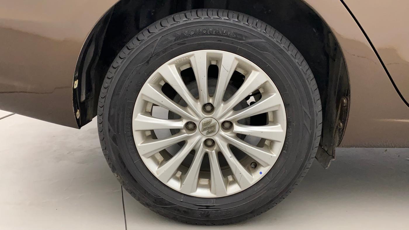 2015 Maruti Ciaz ZXI, Petrol, Manual, 75,078 km, Right Rear Wheel