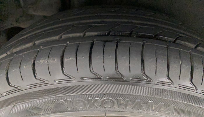 2015 Maruti Ciaz ZXI, Petrol, Manual, 75,078 km, Right Rear Tyre Tread