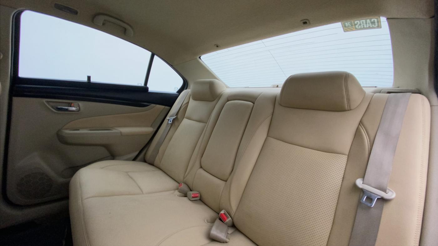 2015 Maruti Ciaz ZXI, Petrol, Manual, 75,078 km, Right Side Rear Door Cabin