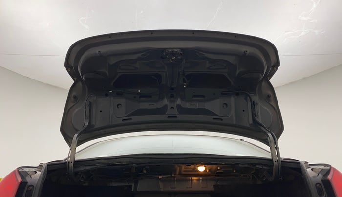 2015 Maruti Ciaz ZXI, Petrol, Manual, 75,078 km, Boot Door Open
