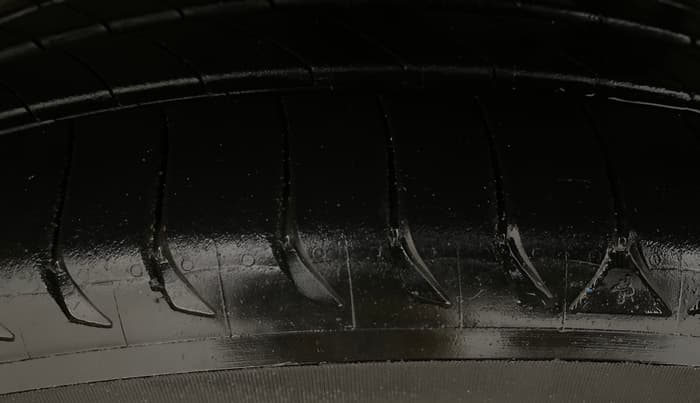 2020 MG HECTOR SHARP HYBRID 1.5 PETROL, Petrol, Manual, 43,951 km, Left Front Tyre Tread