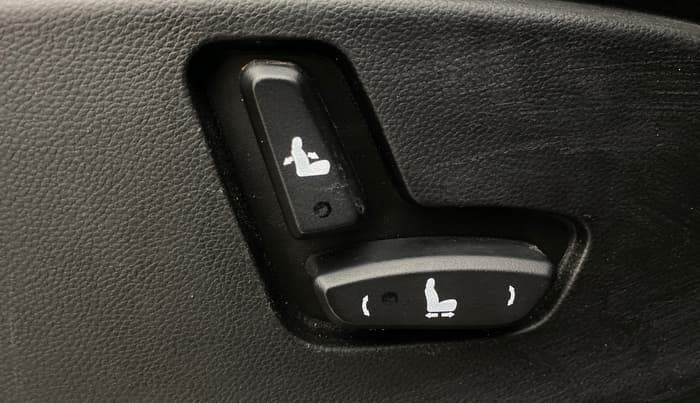 2020 MG HECTOR SHARP HYBRID 1.5 PETROL, Petrol, Manual, 43,951 km, Driver Side Adjustment Panel