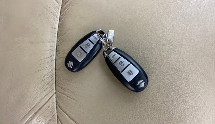 2022 Maruti Ciaz ALPHA  AT 1.5 SHVS PETROL, Petrol, Automatic, 95,494 km, Key Close Up