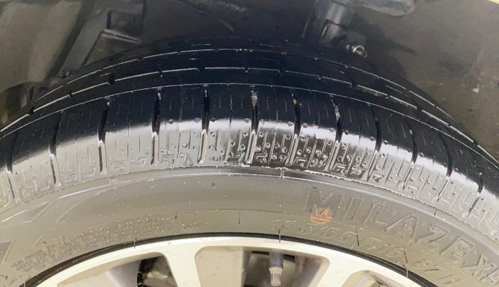 2022 Maruti Ciaz ALPHA  AT 1.5 SHVS PETROL, Petrol, Automatic, 95,494 km, Left Front Tyre Tread